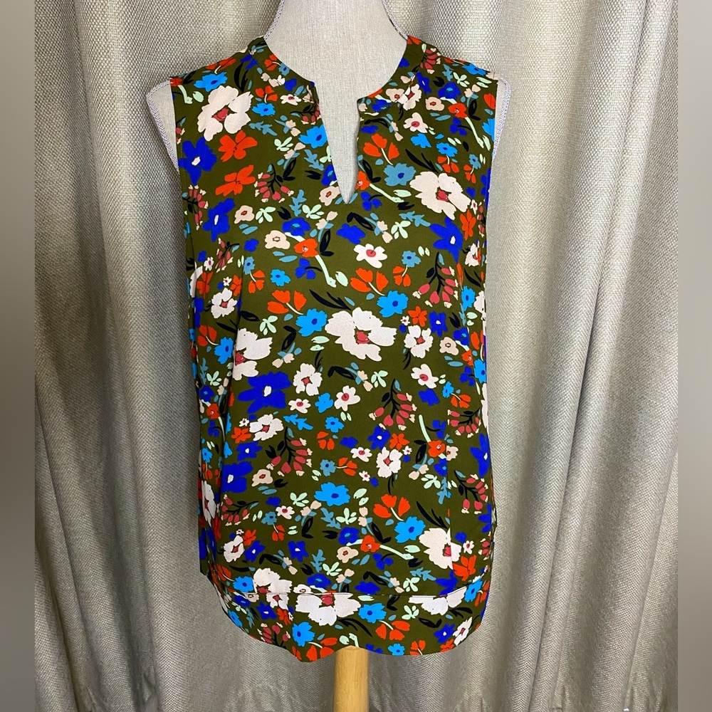 CAbi sleeveless top #3981 EUC sz M